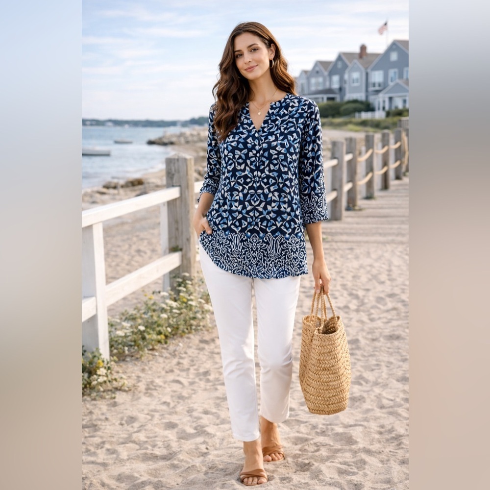 Susan Graver Blue Medallion Print Tunic Top  S Coastal Resort 3/4 Sleeve Blouse